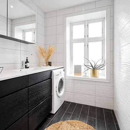 Stunning Modern In The Heart Of Downtown Апартаменты *