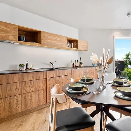 Stunning Modern In The Heart Of Downtown *