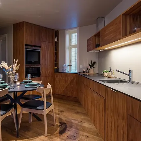 Stunning Modern In The Heart Of Downtown Апартаменты