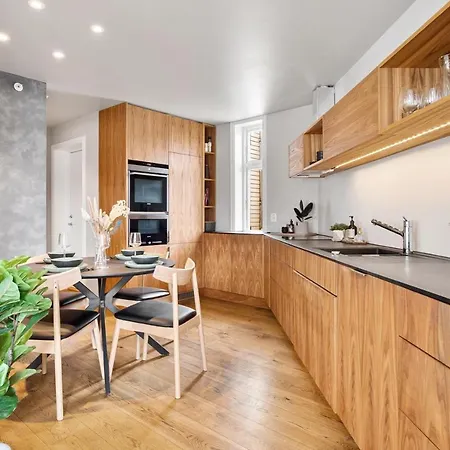 Stunning Modern In The Heart Of Downtown